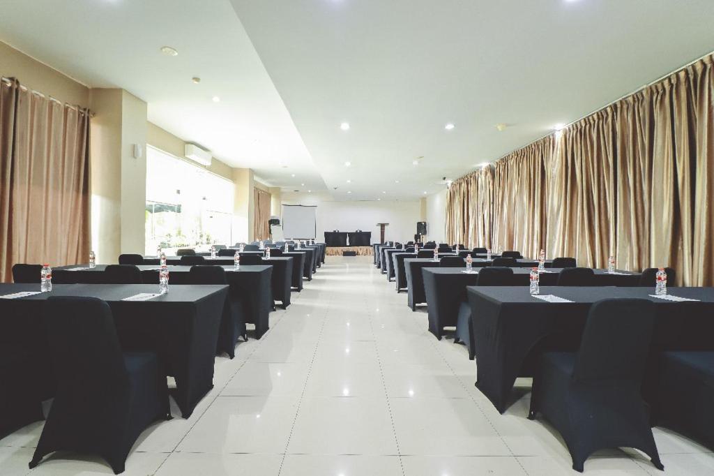 Saka Hotel Medan Sunggal Екстер'єр фото